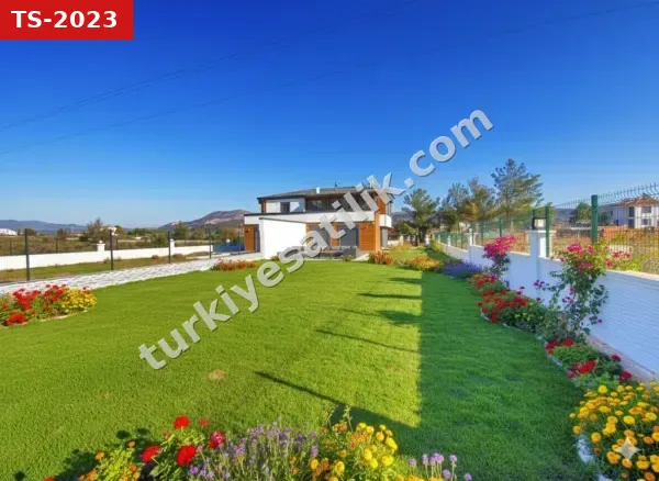 Seferihisar Kavakderede 550m² arsa, ultra lüks havuzlu satılık 3+2 villa