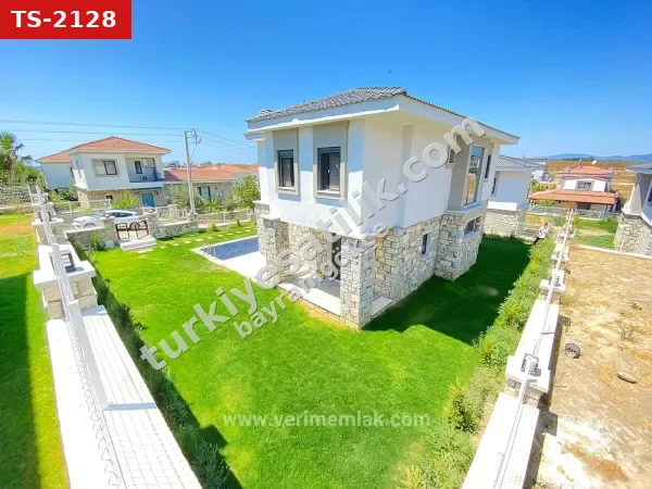 Seferihisarda Yüzme Havuzu Yerden Isıtma Lüx Satılık 4+1 Villa