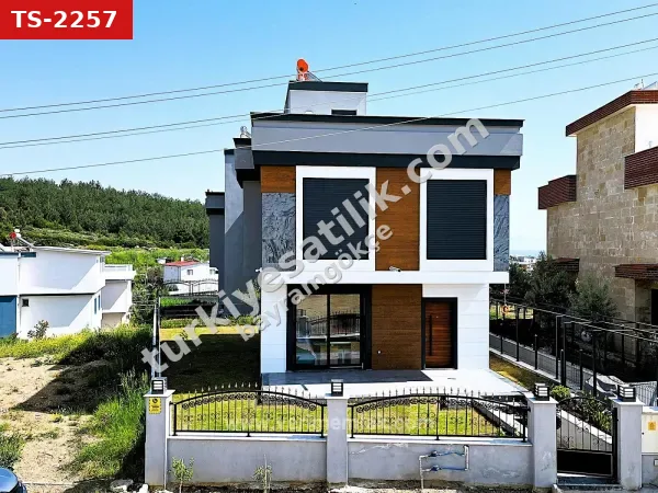 Seferihisar’da Modern Mimari: 3+1 Alttan Isıtmalı, Müstakil Bahçeli Keyif Villa